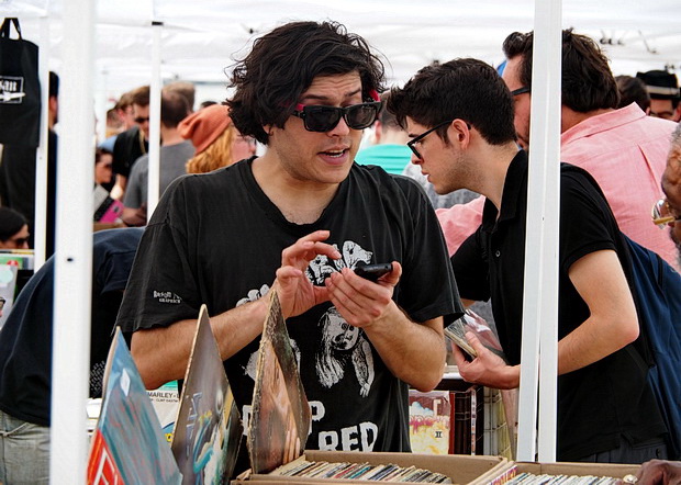 Photos of the Brooklyn Flea Record Fair, East River State Park, 90 Kent Ave. at North 7th St., Williamsburg, New York, May 2014