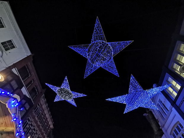 Cardiff photos: Christmas lights, street scenes, Rhiwbina station and scarf sellers, Nov 2019