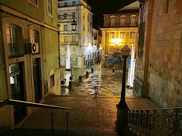 Coimbra, Portugal: 100 photos of night scenes, street art, architecture and Christmas lights 