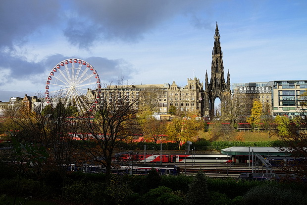 Edinburgh in fifty photos: street scenes, architecture, landscapes and the famous castle