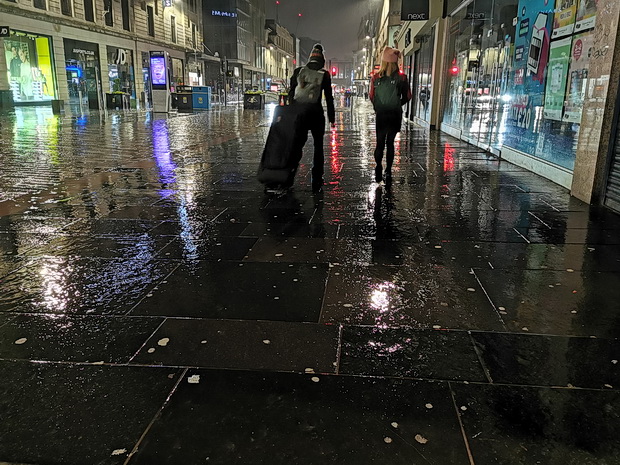 Glasgow photos: rainswept streets, street scenes, street art and sunlight, Feb 2020