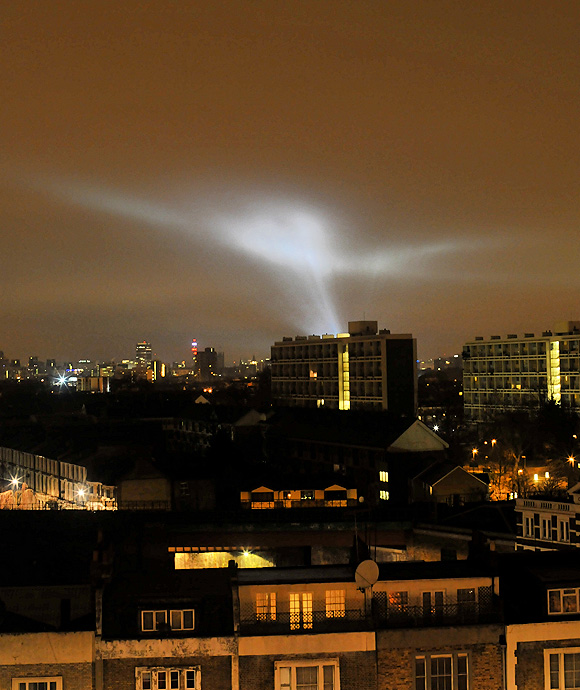 Strange lights over London, 2.30am