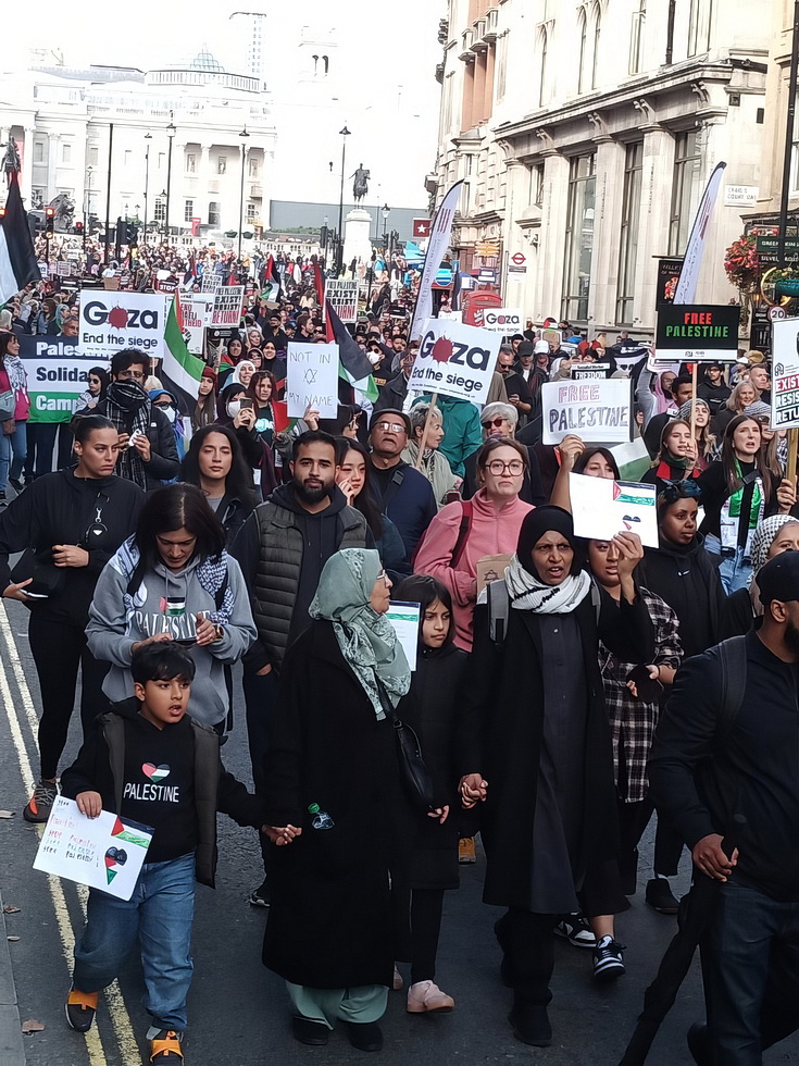 In photos: over 100,000 people join the March For Palestine in London, Sat 21st October 2023