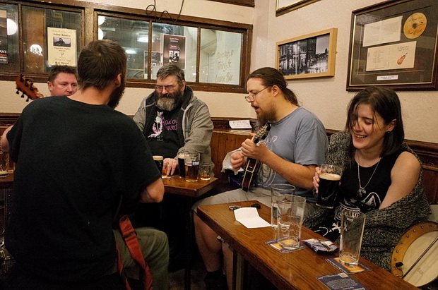A cracking Monday night in Edinburgh: Black Bull, Oz Bar, Royal Oak and the Jazz Bar, Edinburgh, Scotland