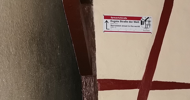 A disappointing trip to the 'Narrowest Street In The World' in Reutlingen, Bavaria, Germany, autumn 2019