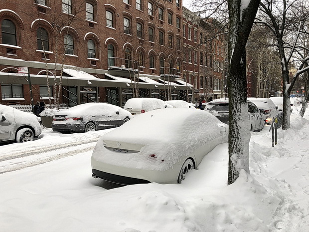 New York in the snow: photos of Manhattan streets , Jan 2018