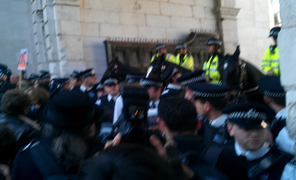 Occupy the Stock Exchange - London protest underway [photos]