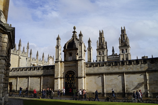 Photos of Oxford: architecture, frozen canal, church tower views and The Monochrome Set, March 2018