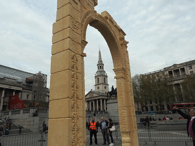 Palmyra's Arch of Triumph recreated in Trafalgar Square, April 2016