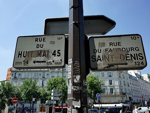 Paris photos: signs, stations, stickers and stairs, July 2018