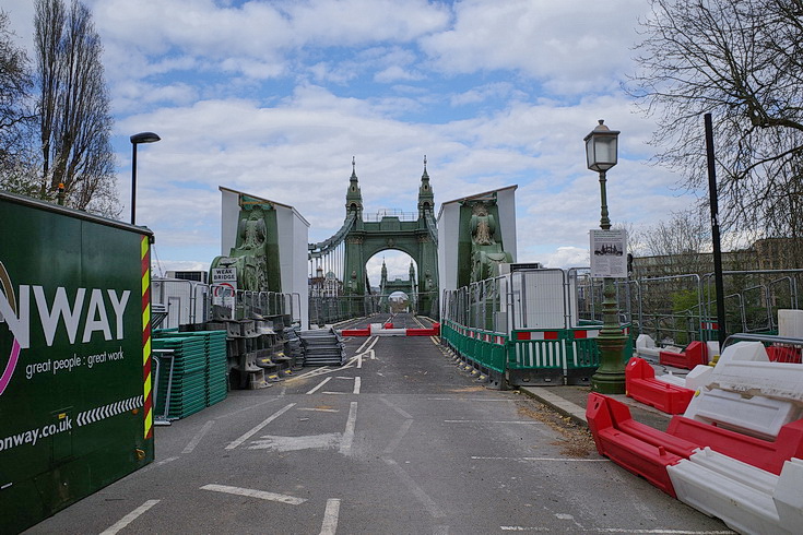London riverside walk - Putney Bridge to Barnes Bridge