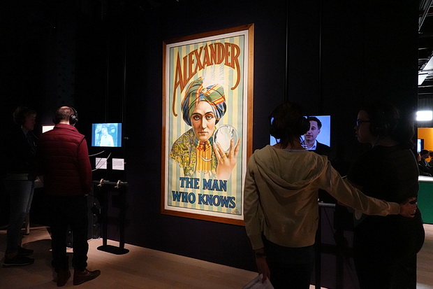 Smoke and Mirrors: The Psychology of Magic at the Wellcome Collection, London