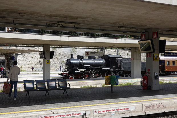 An unexpected steam locomotive in Roma Ostiense railway station, April 2019