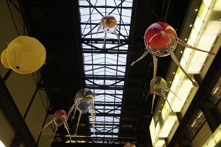 Floating machines soar above the Tate Modern - In Love With The World by Anicka Yi 