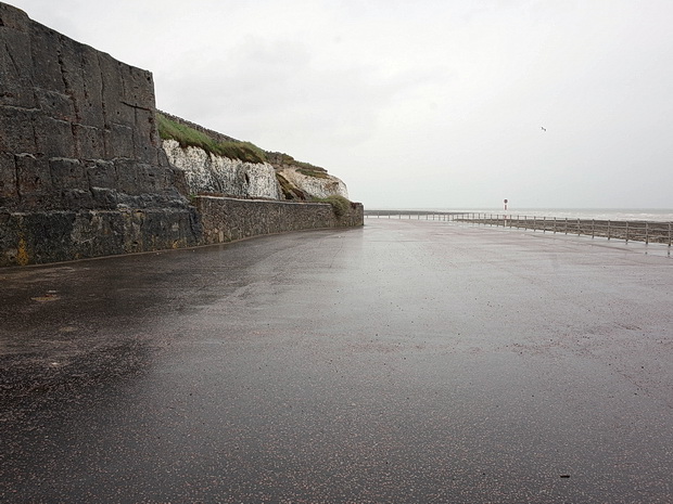 Lost rabbits and hideous headwinds - a walk from Westgate On Sea to Margate