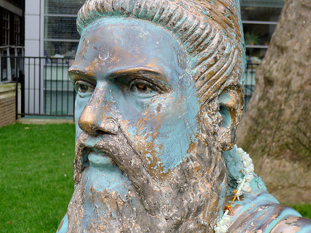 Sculpture of a meditating philosopher at SOAS, London