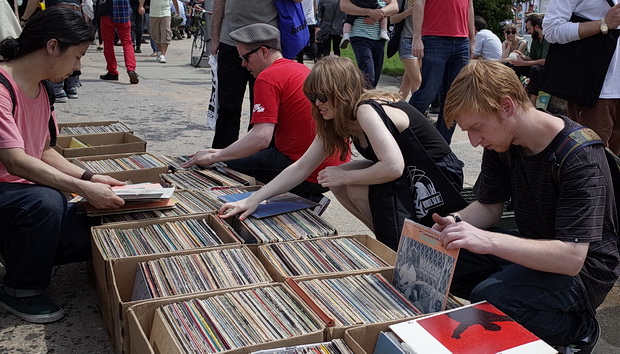 Photos of the Brooklyn Flea Record Fair, Williamsburg, New York, May 2014