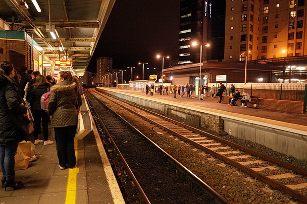 Cardiff Queen Street station - new platform now open 