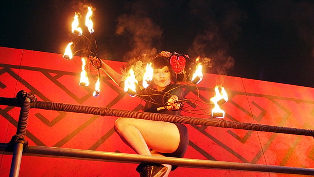 A walk around Chinatown in Boomtown 2015 - Devil Kicks, fire eaters and snake warnings