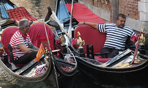 Venice in 100 photographs: architecture, canals, rivers, gondolas, sunshine and colours (Part 2)