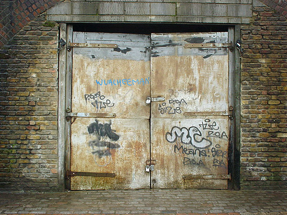 Brixton Station Road railway arches - archive photos of a lost Brixton, London UK taken in January 2001