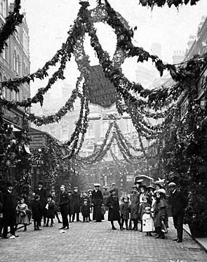 Electric Avenue at Christmas, Brixton, 1908