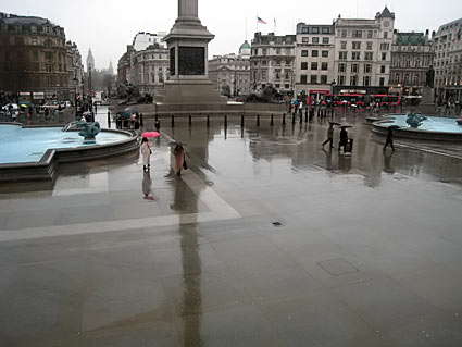 A deserted Trafalgar Square in the rain. , A rainy day in central London, January, 2007