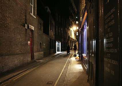 A night walk from Liverpool Street to Spitalfields via Aldgate, February 2007