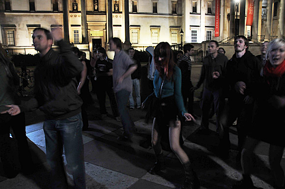 urban75 rocking around the fourth plinth at Trafalgar Square, central London, 2am Friday 4th September 2009