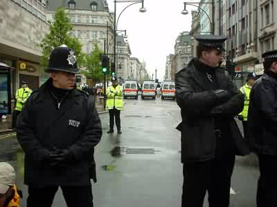 Police seal off Oxford Circus