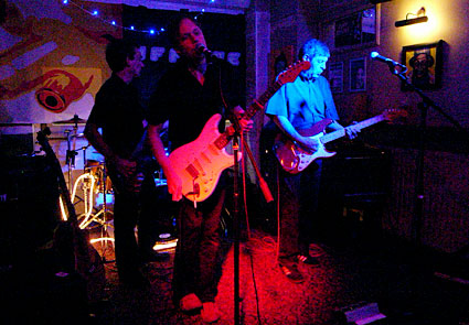 Offline at the Prince Albert with Dates and the No Frills Band - Coldharbour Lane, Brixton, London Saturday 16th August 2008