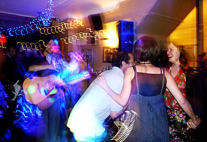 Offline at the Prince Albert with Corporal Machine and the Bombers and David Goo and his Variety Band - Coldharbour Lane, Brixton, London Saturday 1st August 2008