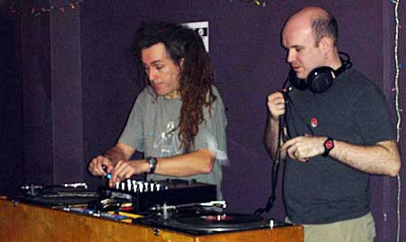 Broken Yolk and Editor, OFFLINE club at the Dogstar, Brixton, Thursday 27th January 2005, urban75 club night, London.