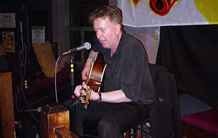 Tom Robinson, Solo set from the frontman of 70s punk legends Tom Robinson Band, OFFLINE club at the Dogstar, Brixton, Thursday 26th May 2005, urban75 club night, London..