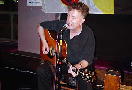 Tom Robinson, OFFLINE club at the Dogstar, Brixton, Thursday 26th May 2005, urban75 club night, London.