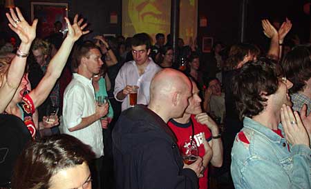Tom Robinson crowd, OFFLINE club at the Dogstar, Brixton, Thursday 26th May 2005, urban75 club night, London.