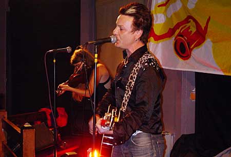 Nick Marsh, former singer with Flesh For Lulu, OFFLINE club at the Dogstar, Brixton, Thursday 30th June 2005, urban75 club night, London.