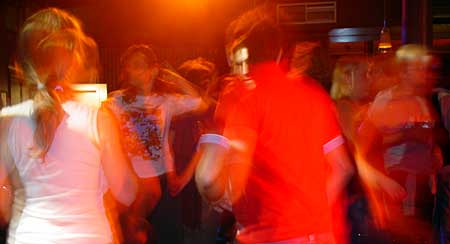 Front room scene,  OFFLINE club at the Dogstar, Brixton, Thursday 28th July 2005, urban75 club night, London.