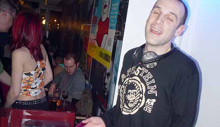 DJ Blagsta at Offline 3 at the Brixton Ritzy, 3rd April 2004.