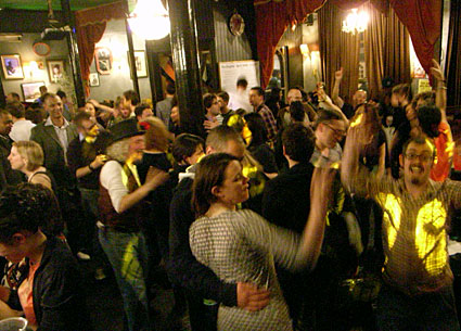 OFFLINE club at the Dogstar Brixton, Coldharbour Lane, Thursday 9th April 2009, urban75 club night, London with Milk Kan, Lady Lykez, The Actionettes, I Wanna be Sedated, Barking Bateria and Vic Lambrusco's Cabaret Hour, plus DJs and video