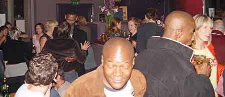 IanW at Offline 9  at the Dogstar, Brixton, Thursday 30th September 2004.