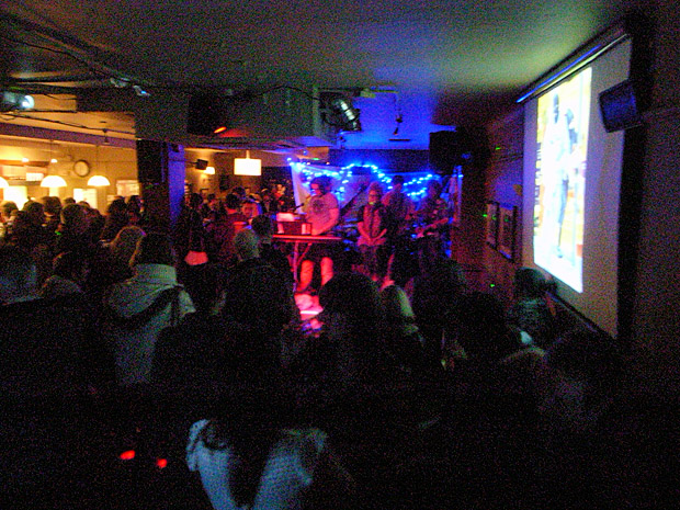 Fri 6th April 2012: The Worry Dolls live at the Brixton Offline Club, Prince Albert, 418 Coldharbour Lane, Brixton, London SW9