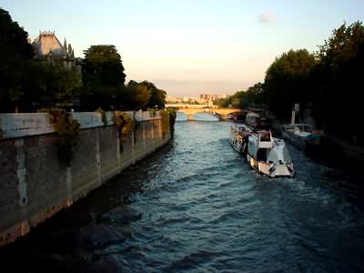 riverboat and sun, Paris