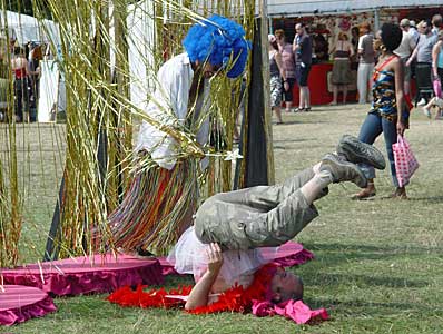 Falling over, Big Chill festival, Eastnor Castle 2004, England UK