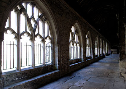 Chichester Cathedral, West Sussex, England photographs. Pictures of the town's architecture, cathedral, streets, museum and parks