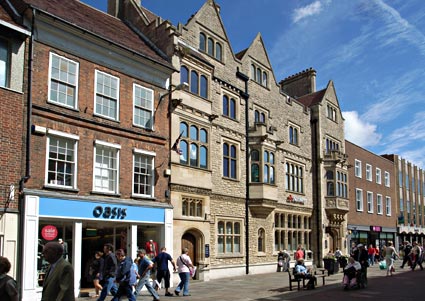 Chichester, West Sussex, England photographs. Pictures of the town's architecture, cathedral, streets, museum and parks