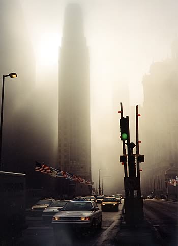 Chicago: fog, sun and skyscrapers
