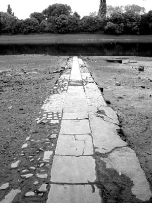 Concrete, path, mud, River Thames, Hammersmith, London