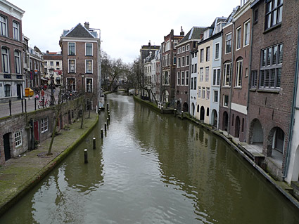 A walk around Utrecht, Netherlands with photos of landmarks, canals, bars, cafes, tourist sights and more