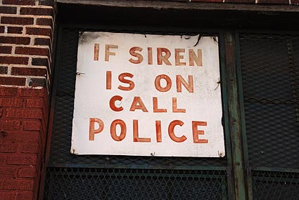 If Siren is on Call The Police. A walk from Williamsburg to Greenpoint, Brooklyn, New York, NYC, US